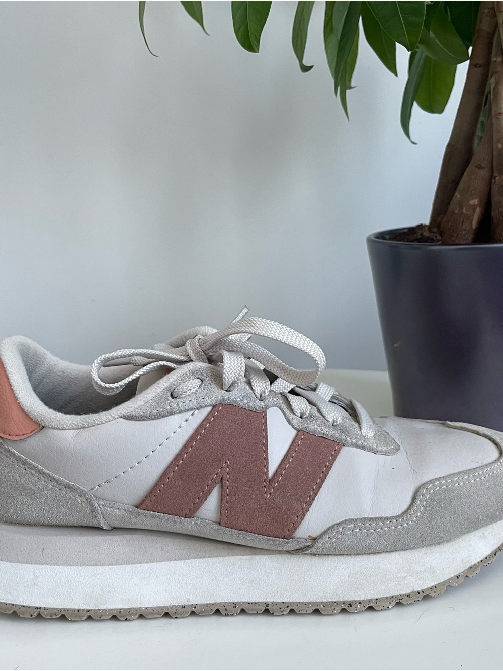 Women Size 7 New Balance 237 White Pink Mauve Gray Shoes